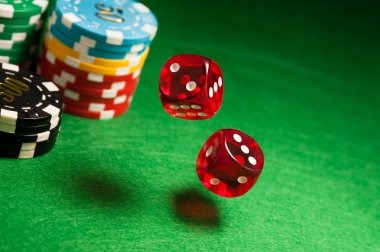 Teen Patti three-card hand comparison on pasangjitu